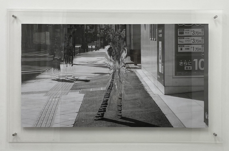 287/2023/写真、アクリル、塗料/©Atsushi Mogi